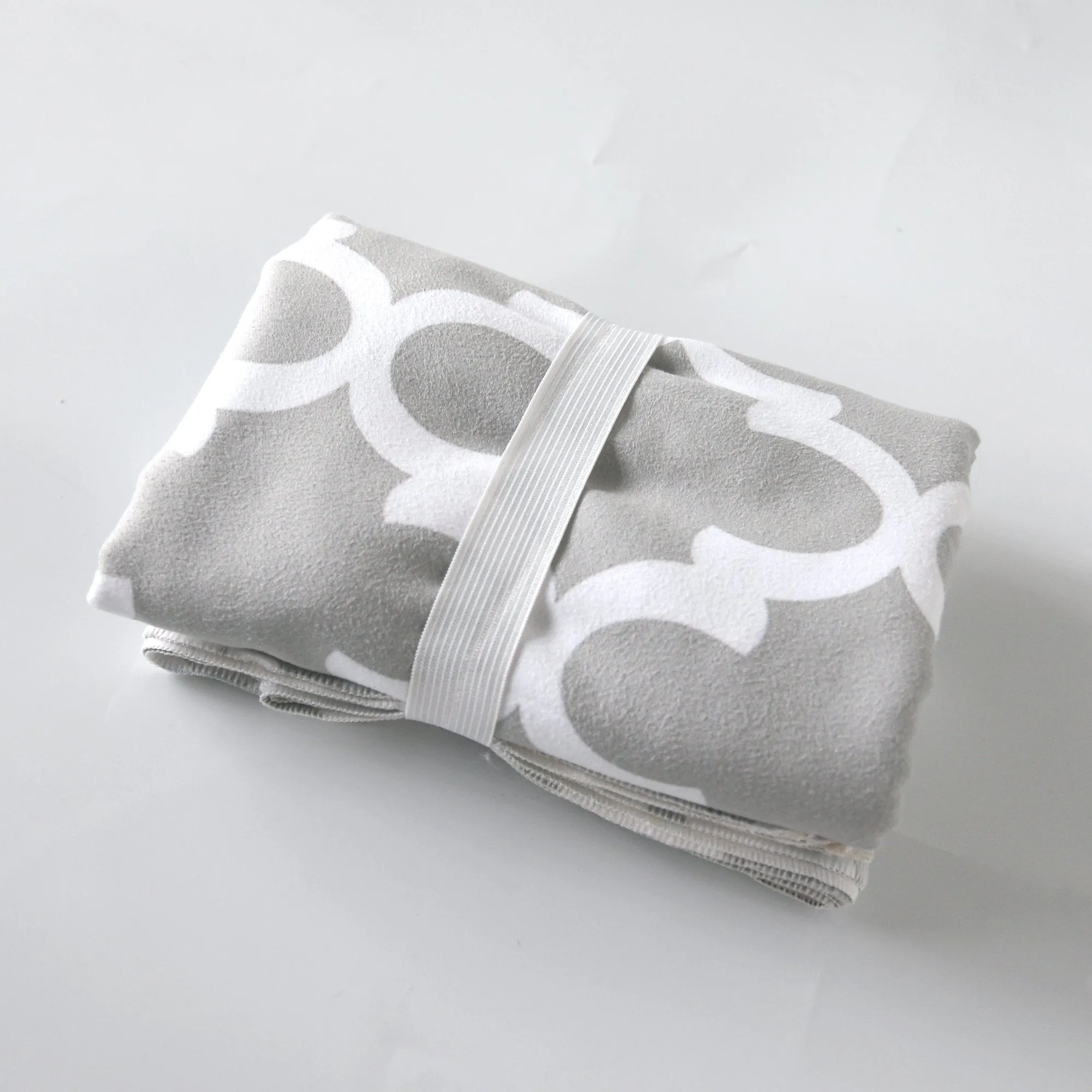 Beachy Sand Dollar Sand Free Towel