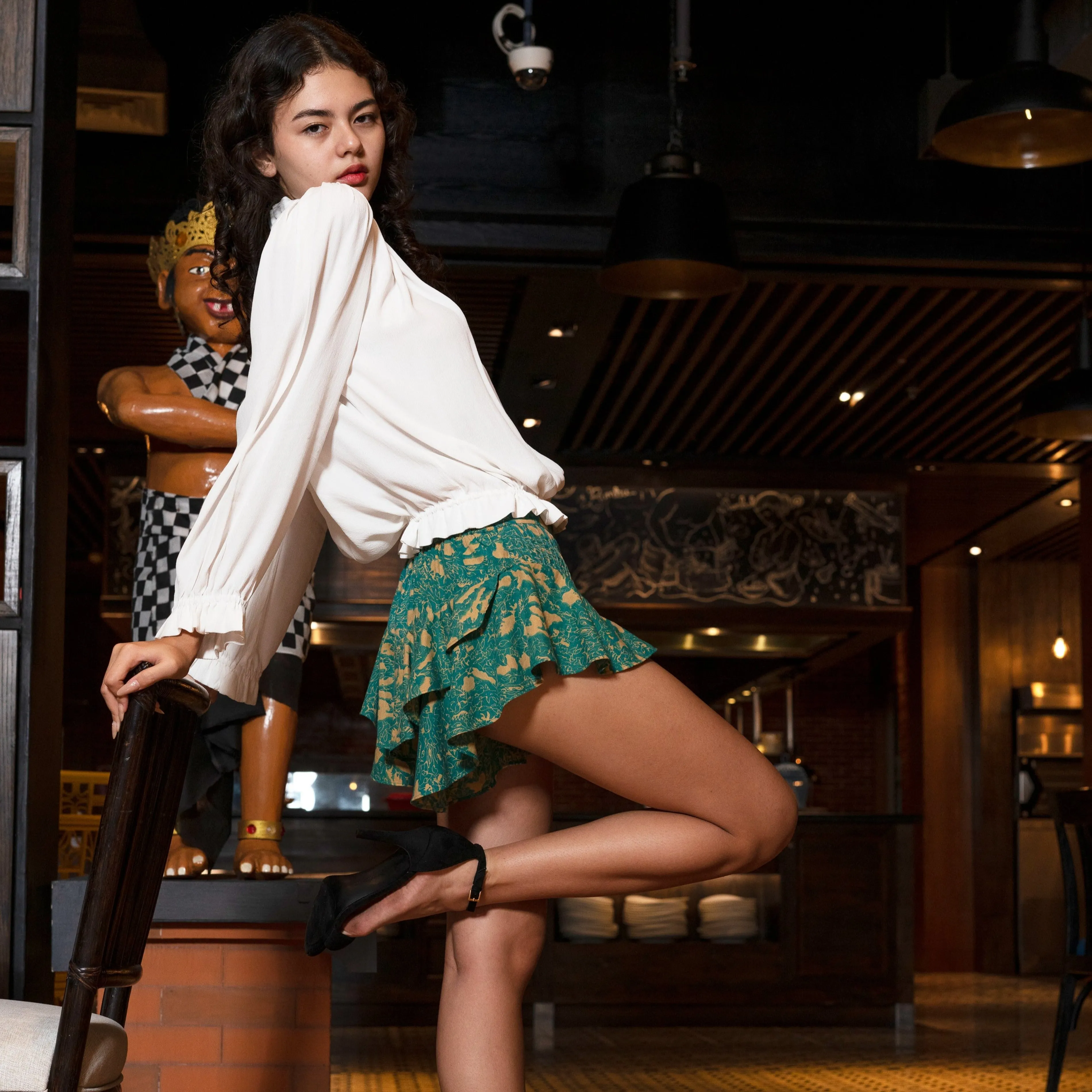 RUFFLED SHORTS PINCH - Cotton Batik | Beige / Turquoise